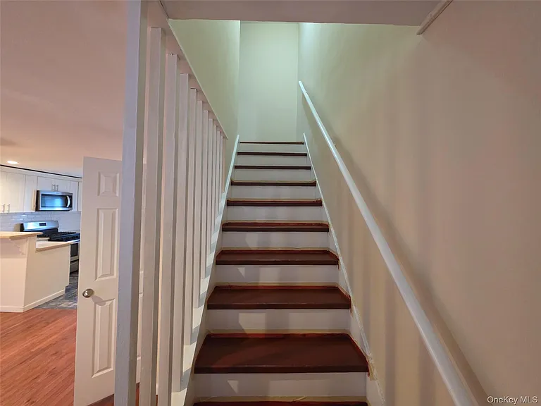 42 Hasbrouck St — Photo 4