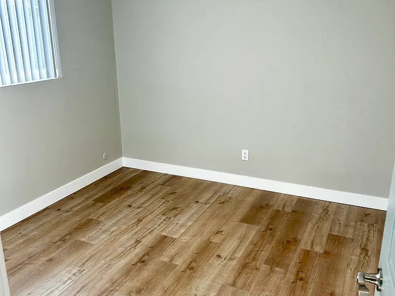 Sundance West Apartments — Photo 3