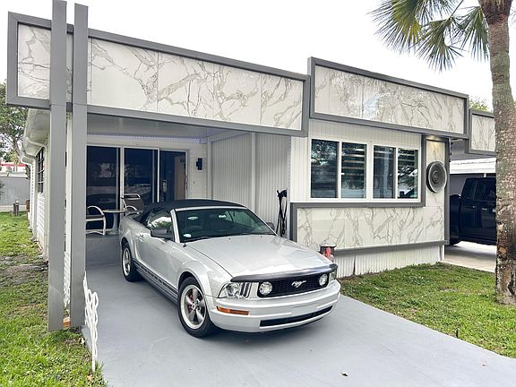 3rd image of 111 Alamanda Lane