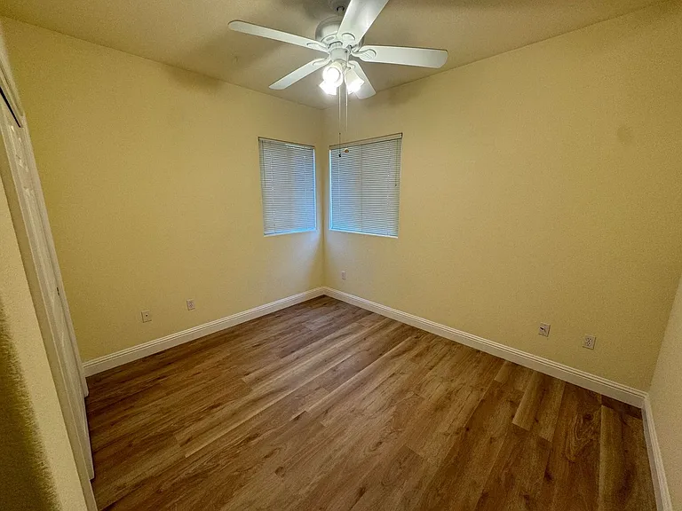 2315 Glacier Pl #B — Photo 14