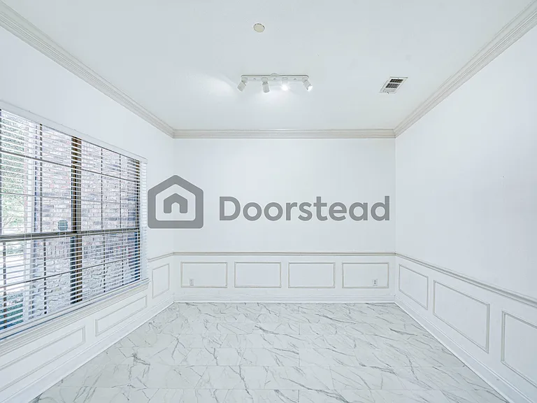 8625 Empire Blvd — Photo 10