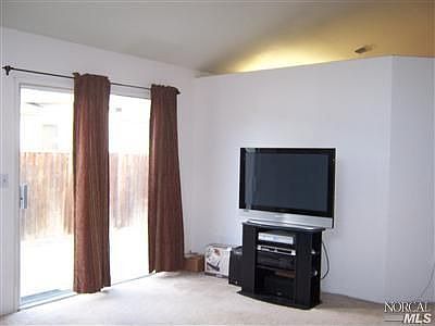 3rd image of 1150 Buckthorn Ln