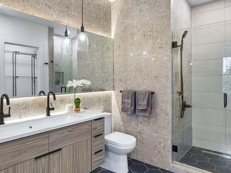 2240 Ontario Rd NW #8 — Photo 3