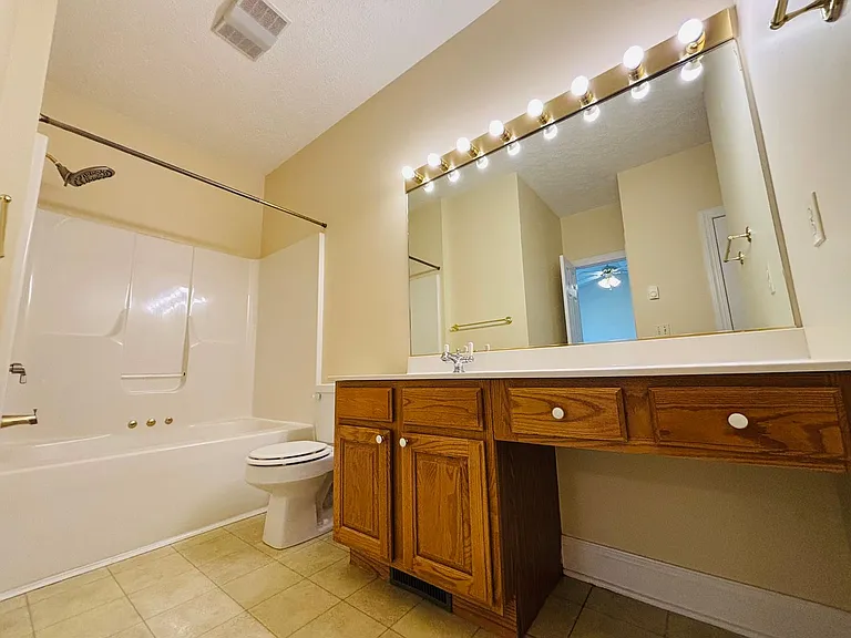 230 Willow Oak Dr — Photo 3