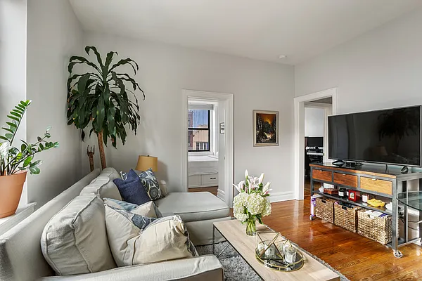 Rented by Oxford Property Group | media 9