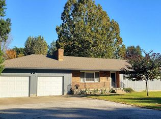 720 N Leonard St, Girard, KS 66743