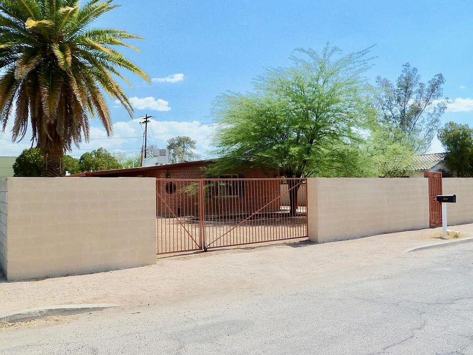 1st image of 2926 E Loretta Dr