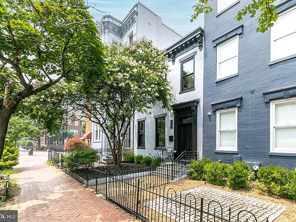 2nd image of 1015 O St NW