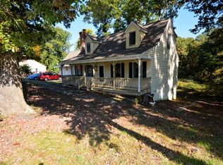 13821 Happy Hill Rd, Chester, VA 23831