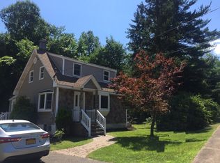 95 Pomona Ln, Spring Valley, NY 10977