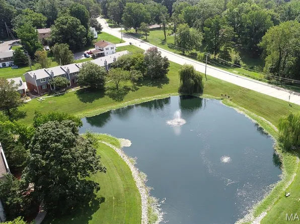 300 Pine Lake Rd APT 7, Collinsville, IL 62234