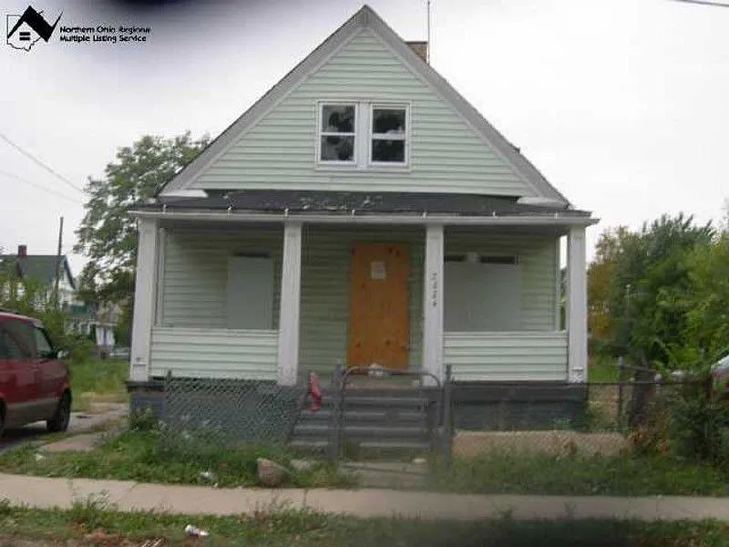 2624 E 110th St photo 1