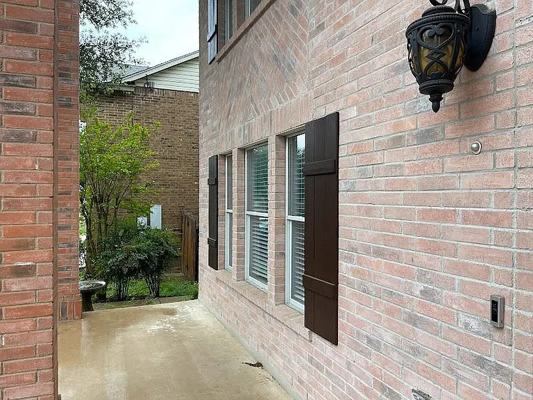 1825 Red Rock Dr — Photo 3