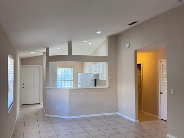 26729 Little John Ct, Bonita Springs, FL