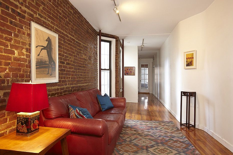 1st image of 204-208 E 90th St