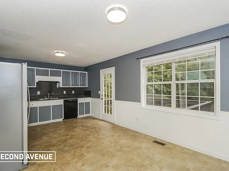 430 Eagles Nest Cir — Photo 2
