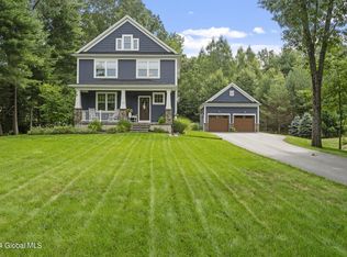 10 Emerald Ter, Clifton Park, NY 12065