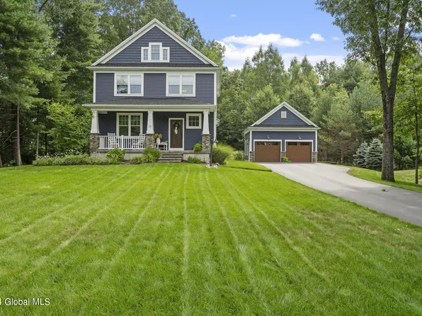 10 Emerald Terrace, Clifton Park, NY 12065