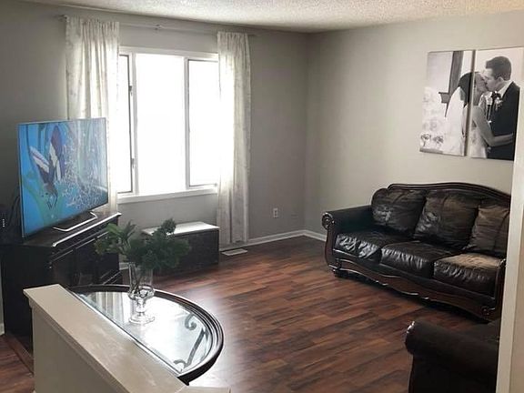 4th image of 552 14th Ave N #2