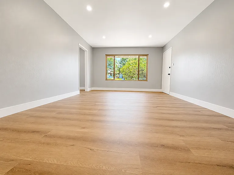 844 Benicia Rd — Photo 3