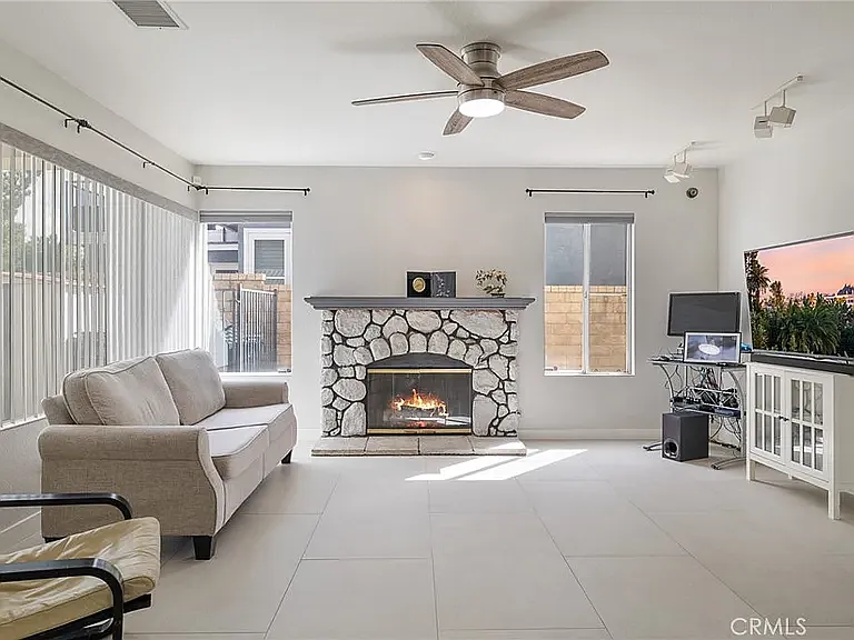 5 bed, 2655 sqft, $950 — Photo 4