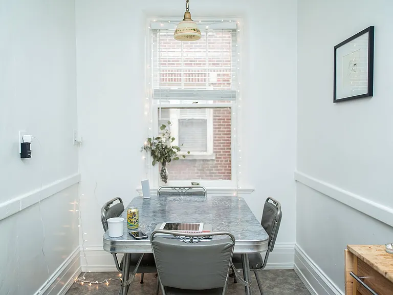 Gray Court Apartments — Photo 7