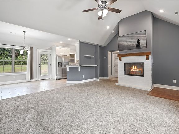 2nd image of 27 Lockhart Dr