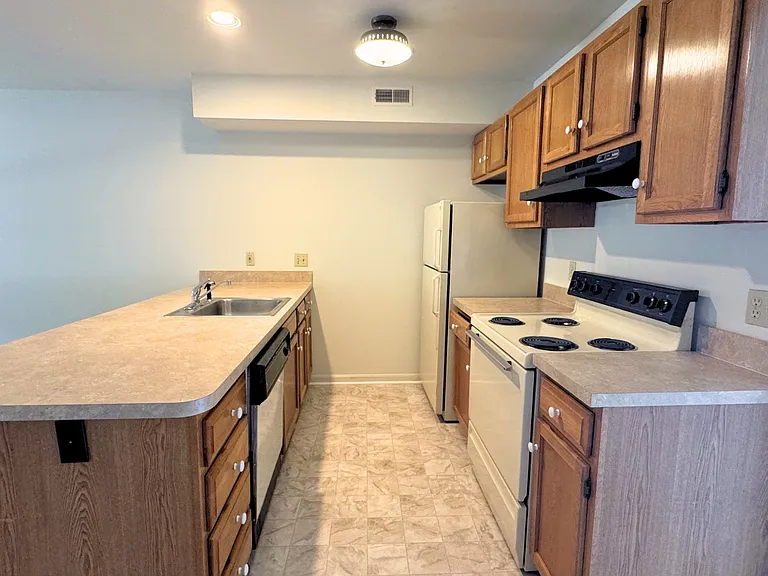 54 Westpointe Dr #54 — Photo 9
