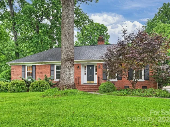 4301 Brookfield Dr, Charlotte, NC 28210
