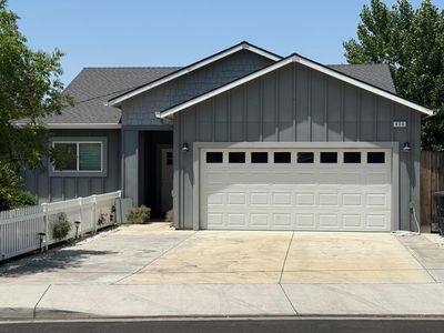 600 Valley View Dr, Oakdale, CA, 95361