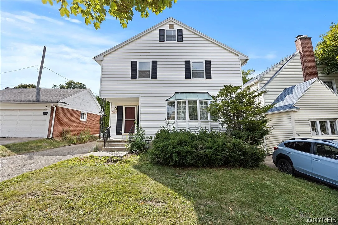 5 bed, 2.5 bath, 2591 sqft, $2,800 — Photo 1