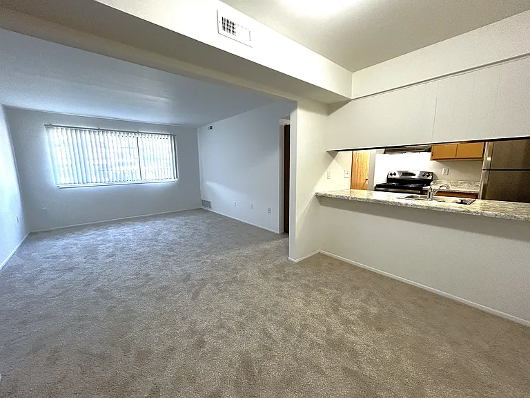 Charter Oaks Apartments — Photo 128