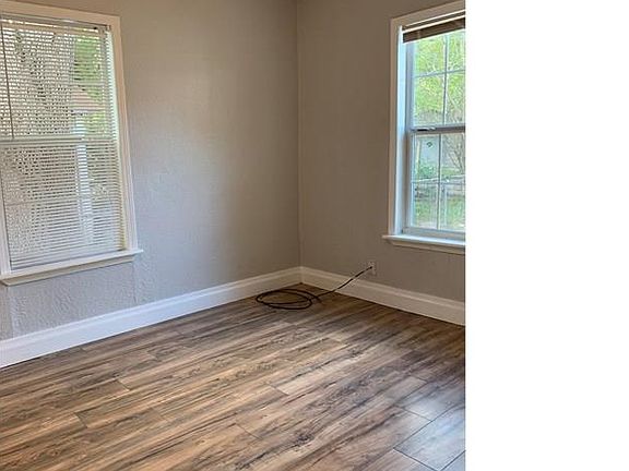 3rd image of 2306 Mary St Unit B