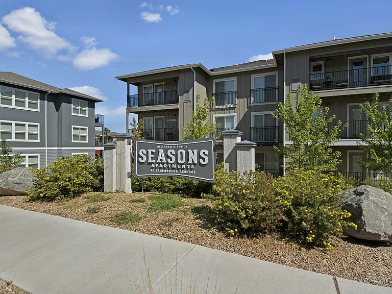 Seasons at Farmington Reserve — Photo 15