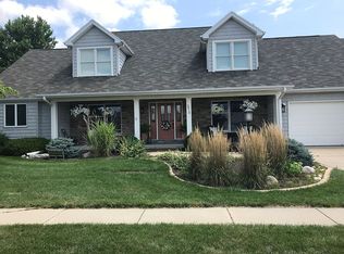 2910 Cherry Hills Dr, Champaign, IL 61822