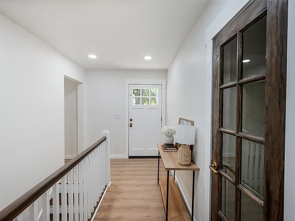 4th image of 1432 Nelson Dr