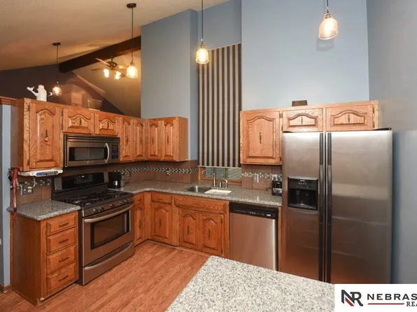 3220 S 5th St, Omaha, NE 68108