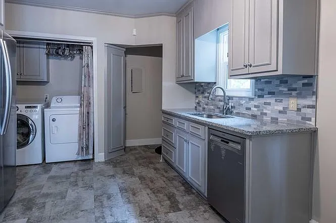 3301 Howard Ave — Photo 18