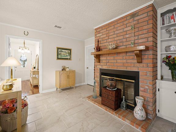 4th image of 348 Chippenham Dr