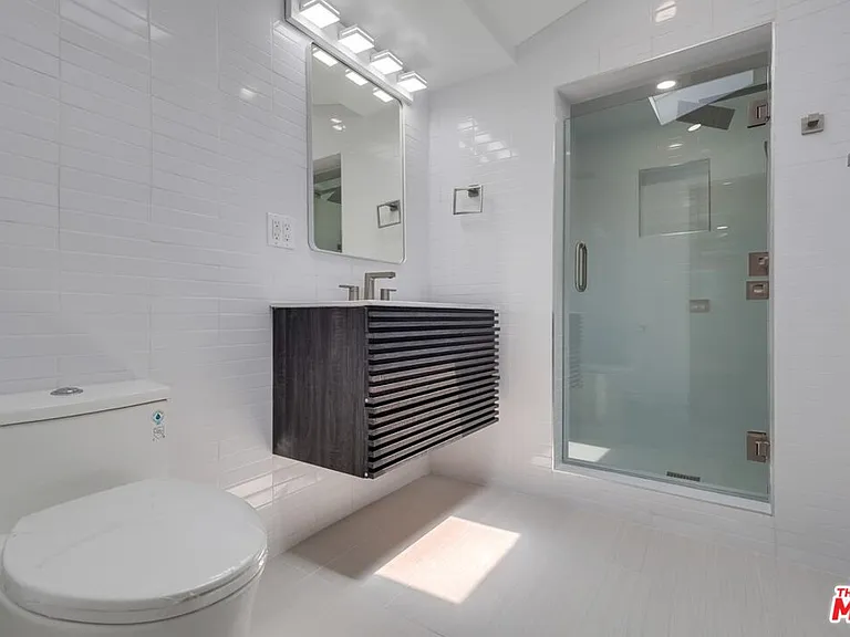 1318 S Longwood Ave — Photo 39