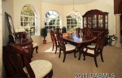 5th image of 2 Twisted Oak Pl