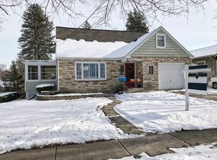 425 S 1st St, Dundee, IL 60118