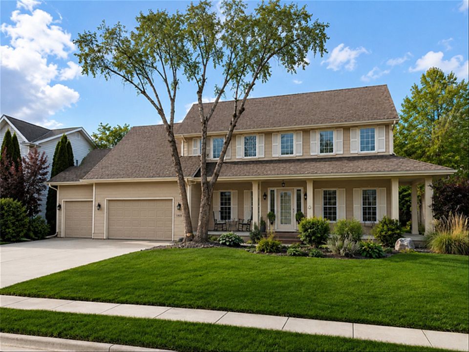 1st image of 1905 SE Hawthorne Ridge Dr
