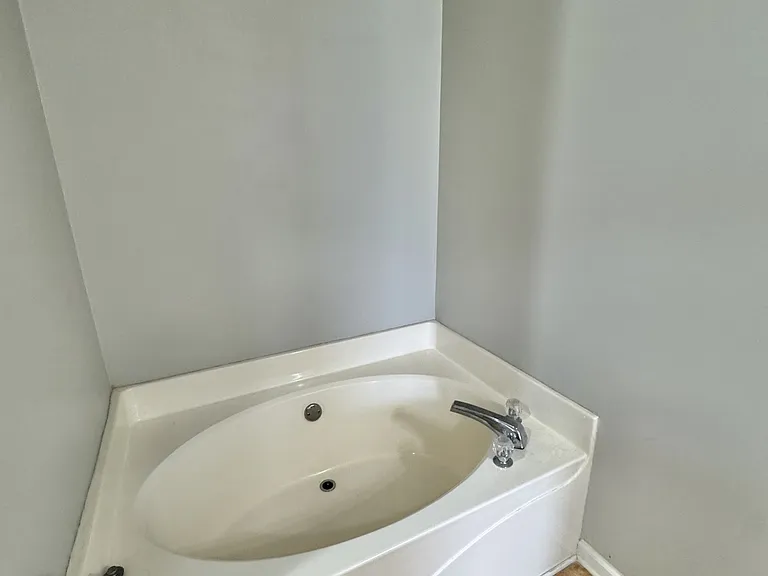 2237 Ross Ln — Photo 17