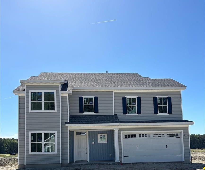 1st image of 704 Crestfield Dr