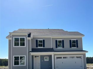 704 Crestfield Dr, Chesapeake, VA 23320