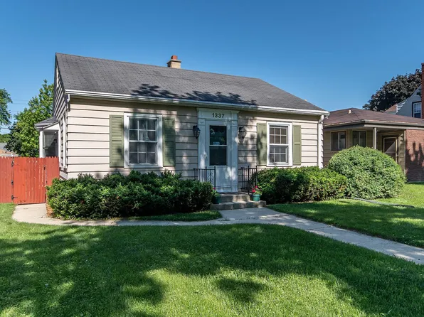 1337 S 113th St, West Allis, WI 53214