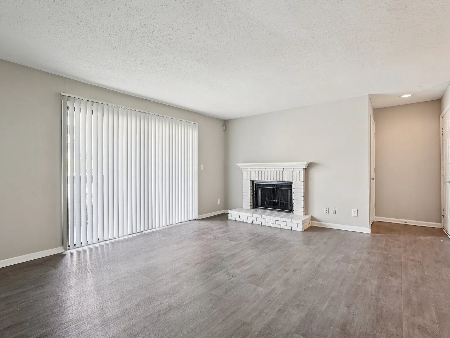 Polo Club Apartments — Photo 4