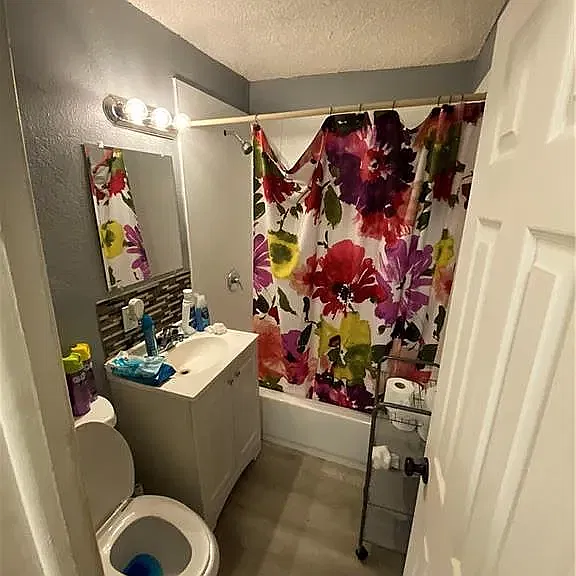 3 bed, 1008 sqft, $1,490 — Photo 3
