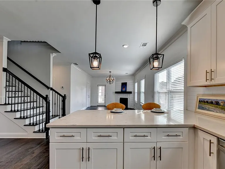 45 Sudderth St — Photo 11